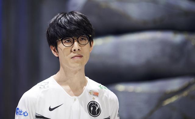 在中前场的 在中前场的